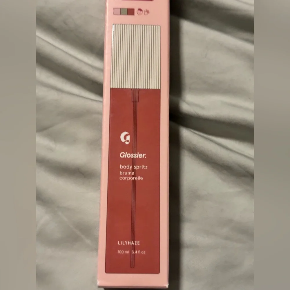Glossier Lilyhazel Body Spritz - Picture 2 of 3